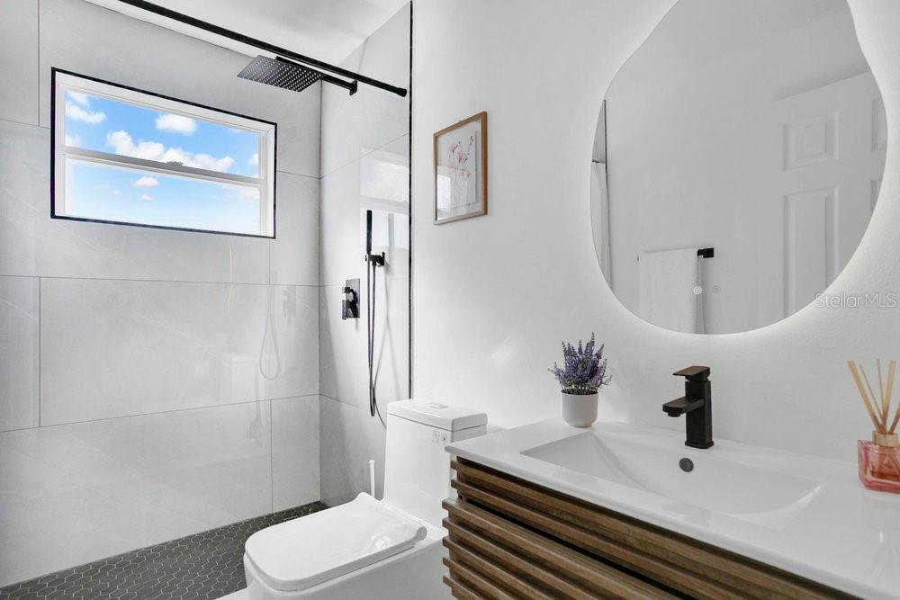 Image 9 of 21 For 3110 11th Ave N