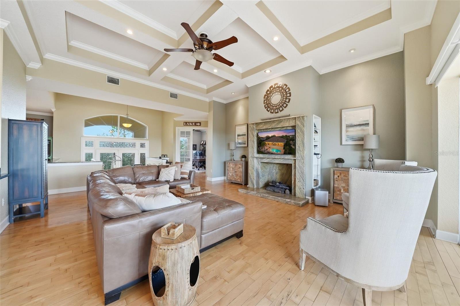 Image 8 of 86 For 122 Waterberry Drive
