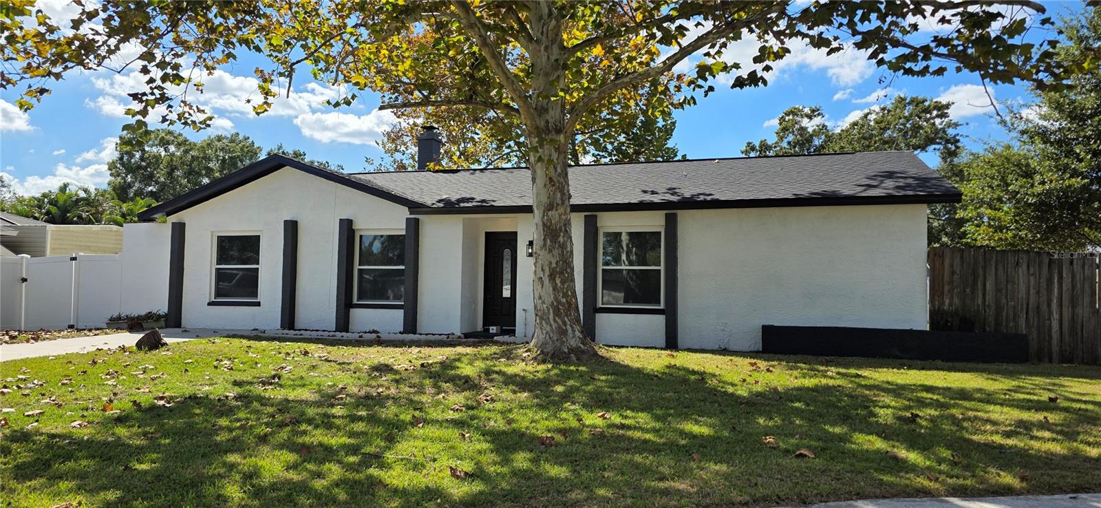 Listing photo id 24 for 3206 Las Brisas Drive