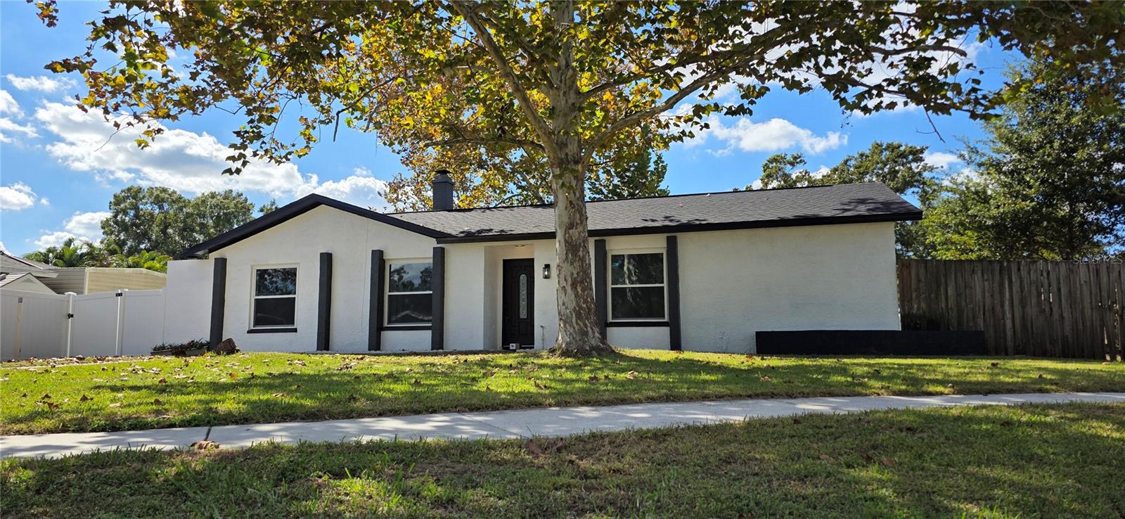 Listing photo id 25 for 3206 Las Brisas Drive