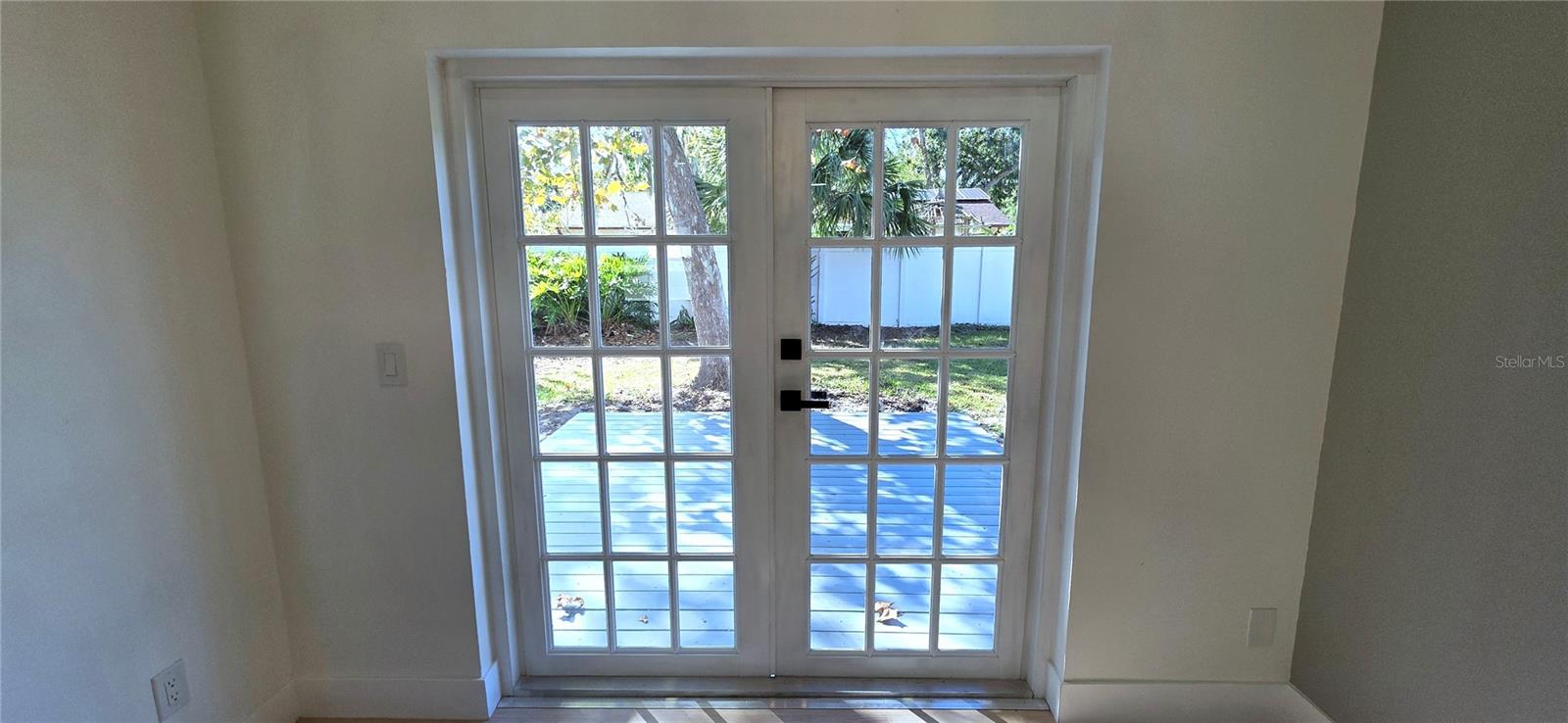 Listing photo id 45 for 3206 Las Brisas Drive