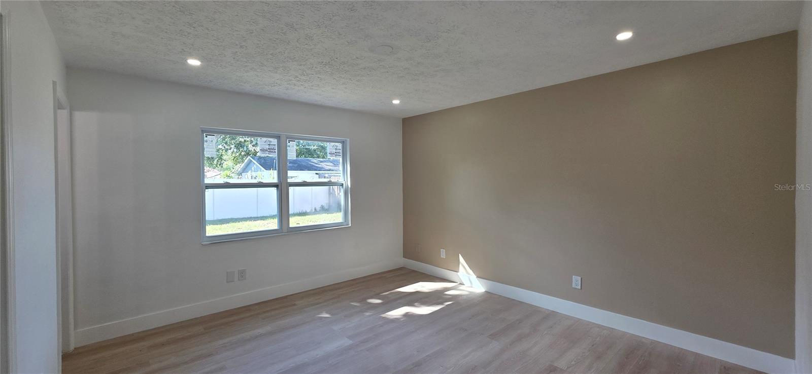 Listing photo id 54 for 3206 Las Brisas Drive