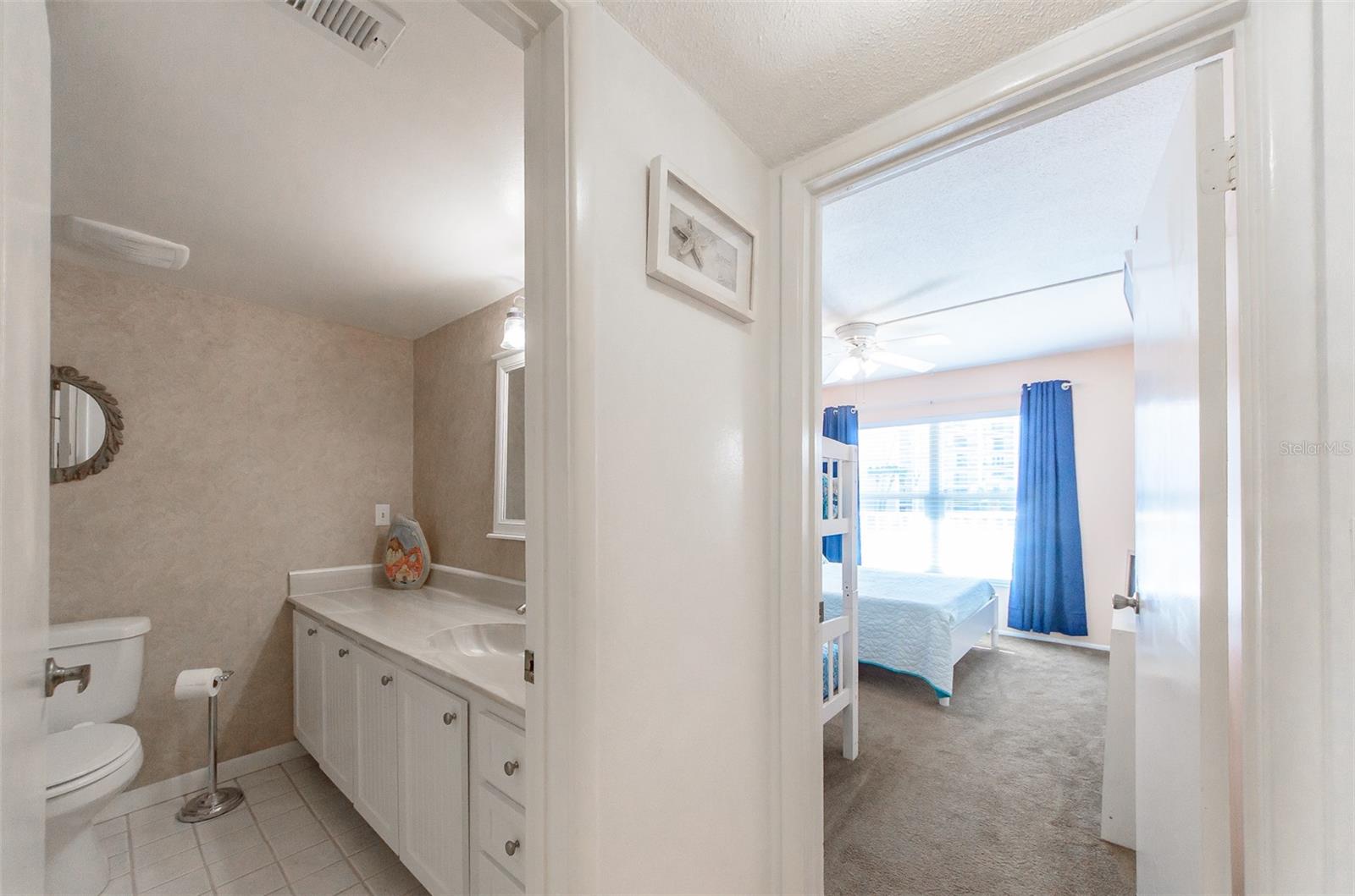 Image 21 of 48 For 105 Island Way 121