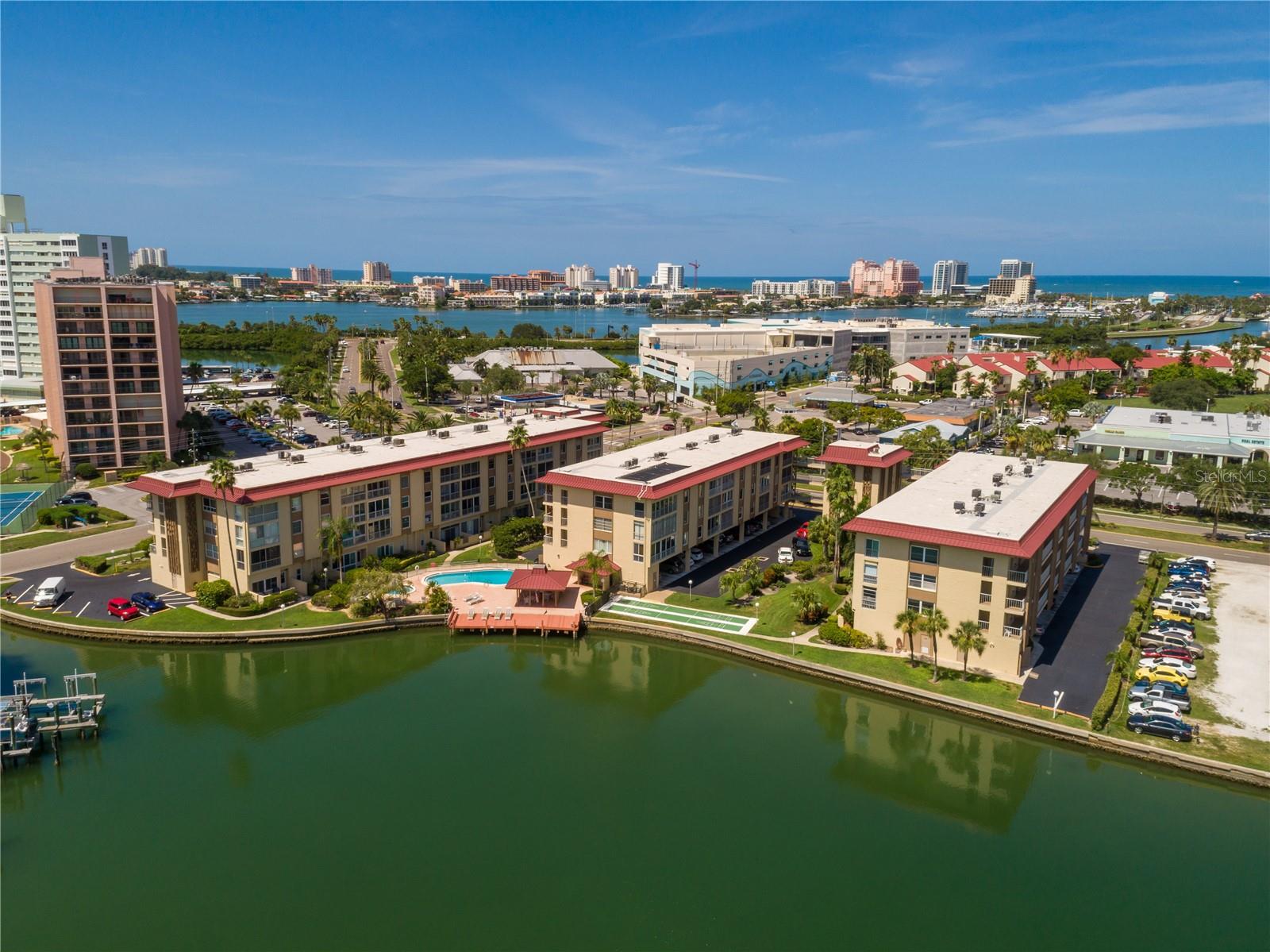 Image 42 of 48 For 105 Island Way 121