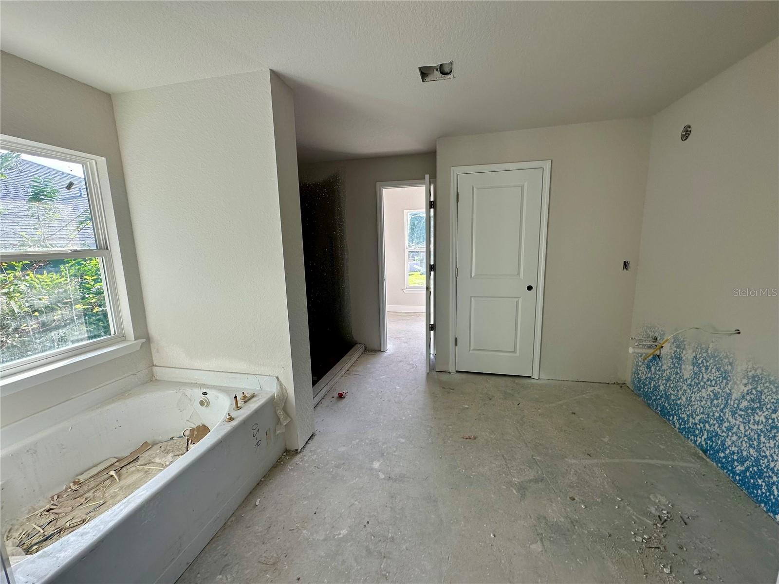 Image 11 of 12 For 7013 Remington Oaks Loop