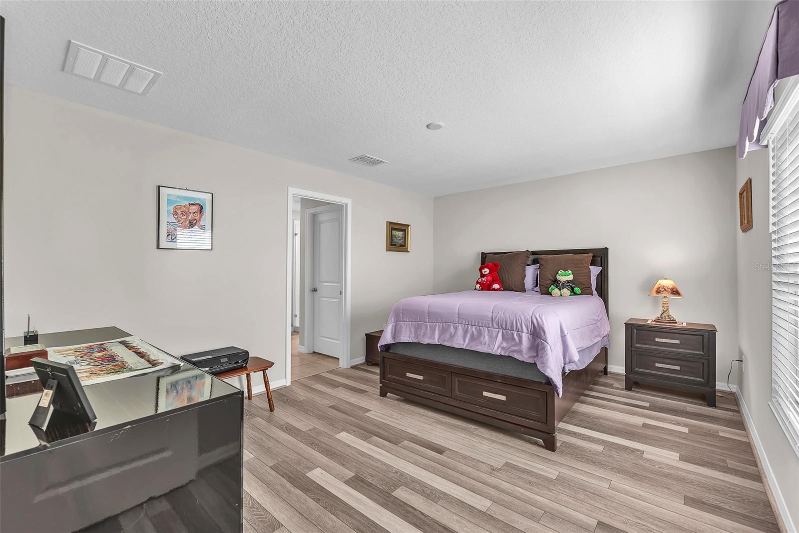 Listing photo id 9 for 10262 Carloway Hills Drive