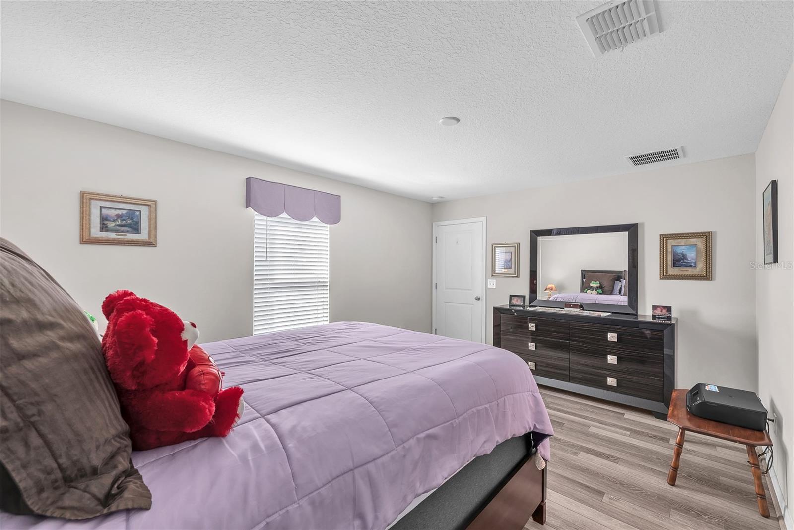 Listing photo id 10 for 10262 Carloway Hills Drive