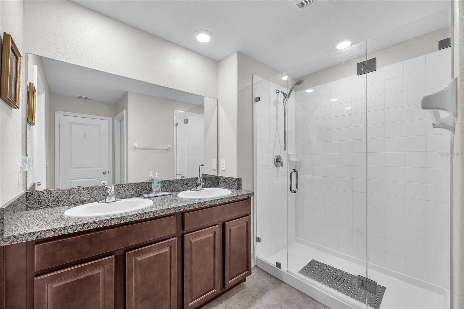 Listing photo id 11 for 10262 Carloway Hills Drive