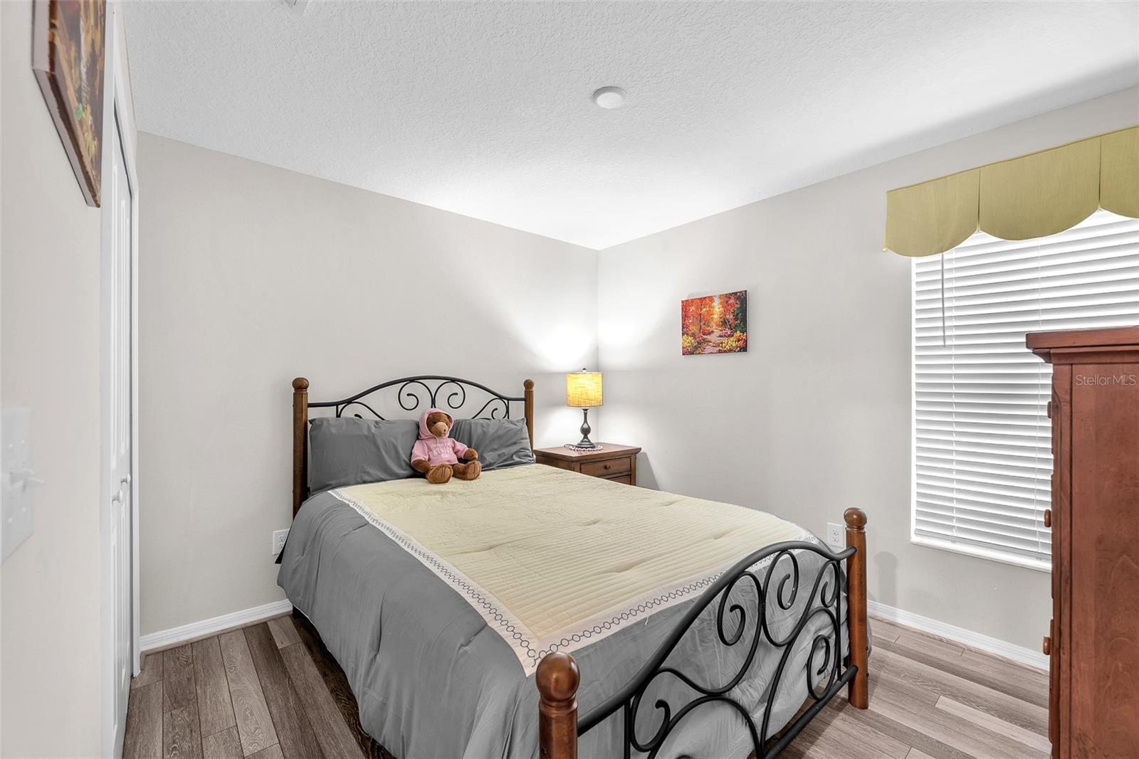 Listing photo id 13 for 10262 Carloway Hills Drive