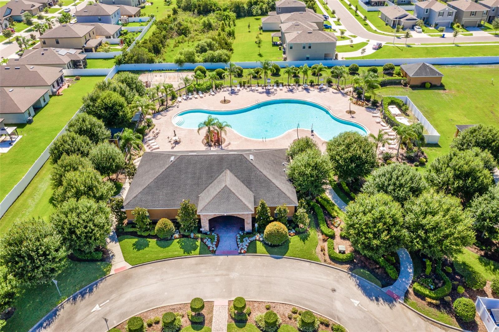 Listing photo id 27 for 10262 Carloway Hills Drive