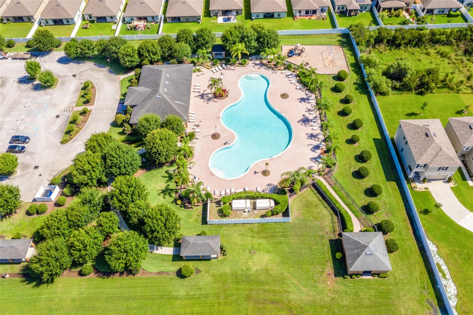 Listing photo id 28 for 10262 Carloway Hills Drive