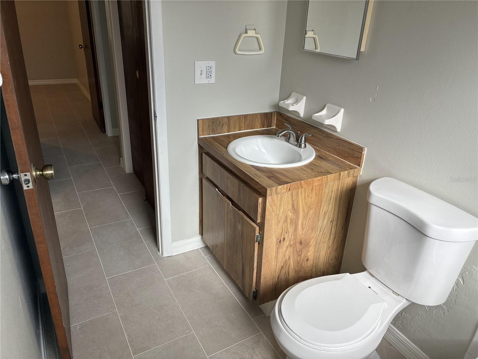 Image 10 of 13 For 2118 Comanche Avenue A