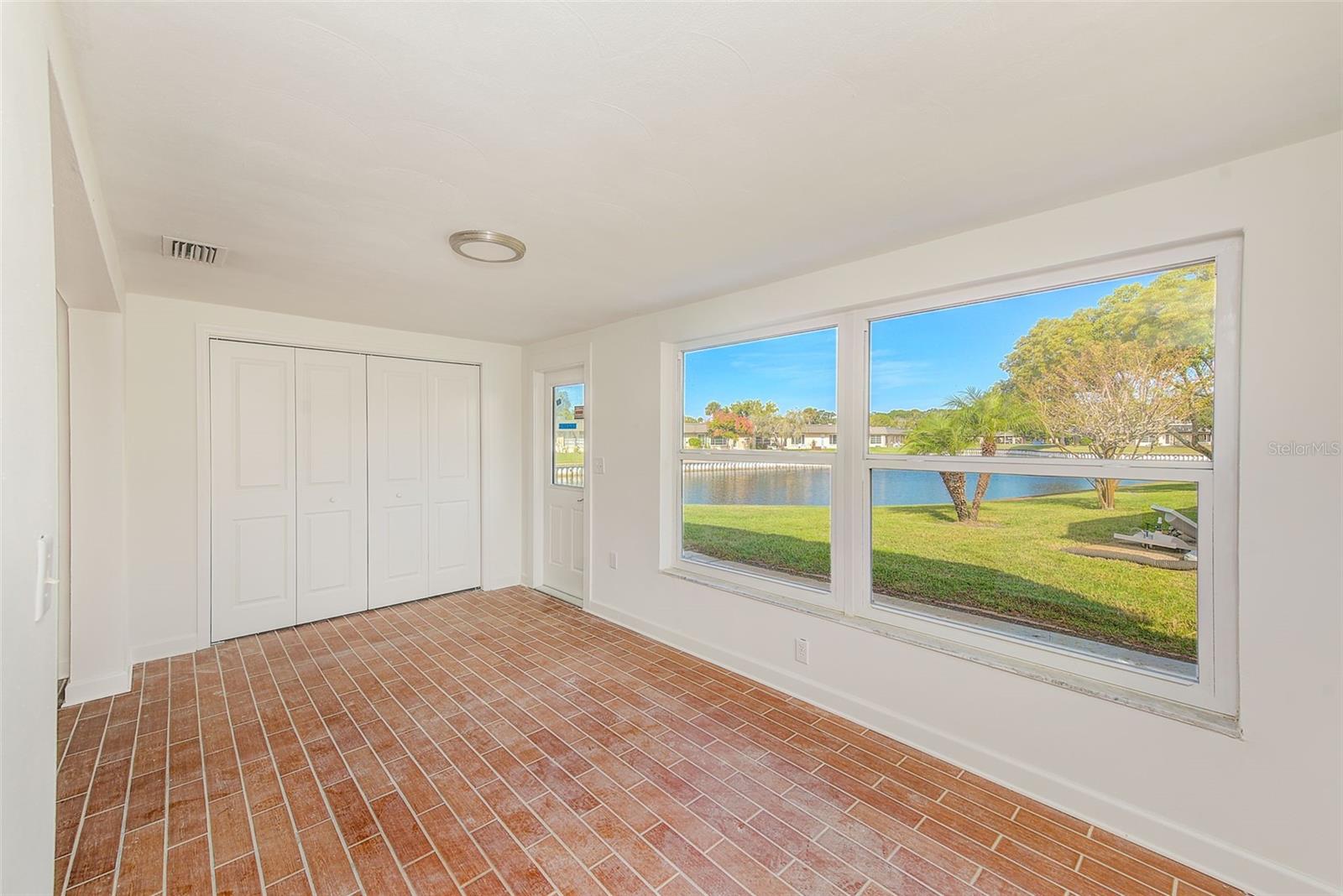 Image 11 of 42 For 4308 Summersun Drive