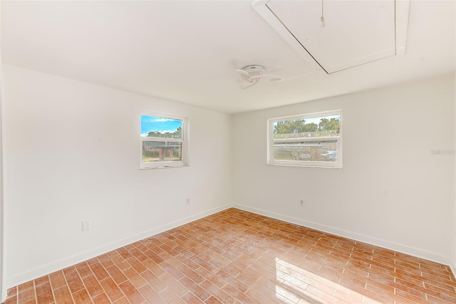 Image 21 of 42 For 4308 Summersun Drive