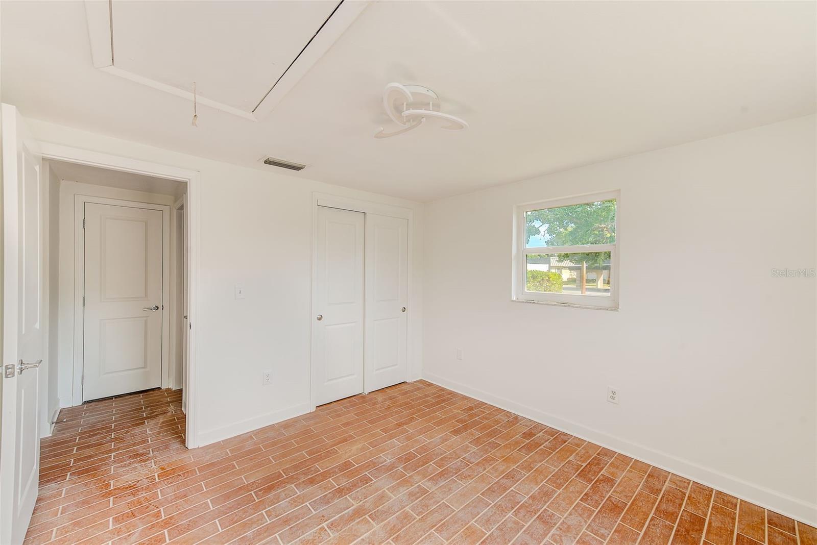 Image 22 of 42 For 4308 Summersun Drive