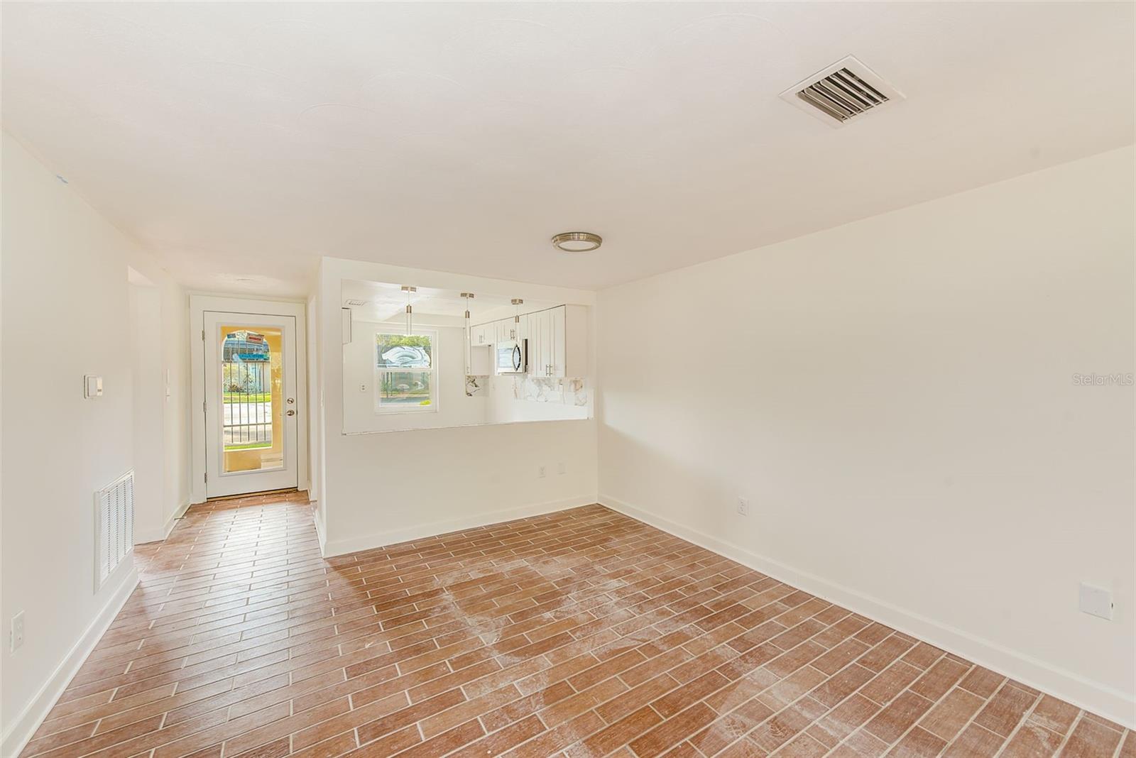 Image 6 of 42 For 4308 Summersun Drive