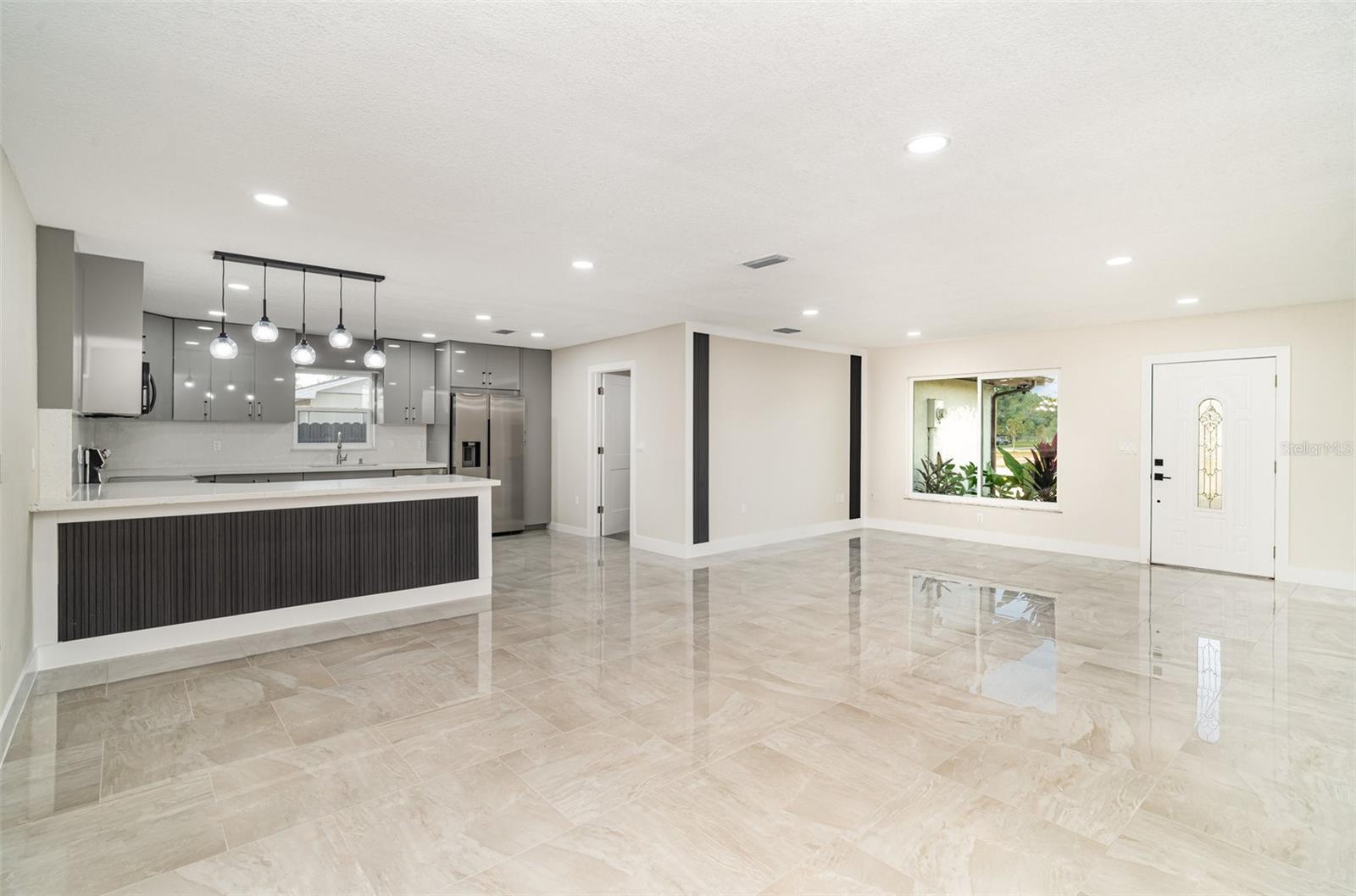 Image 10 of 33 For 4616 34th Avenue E