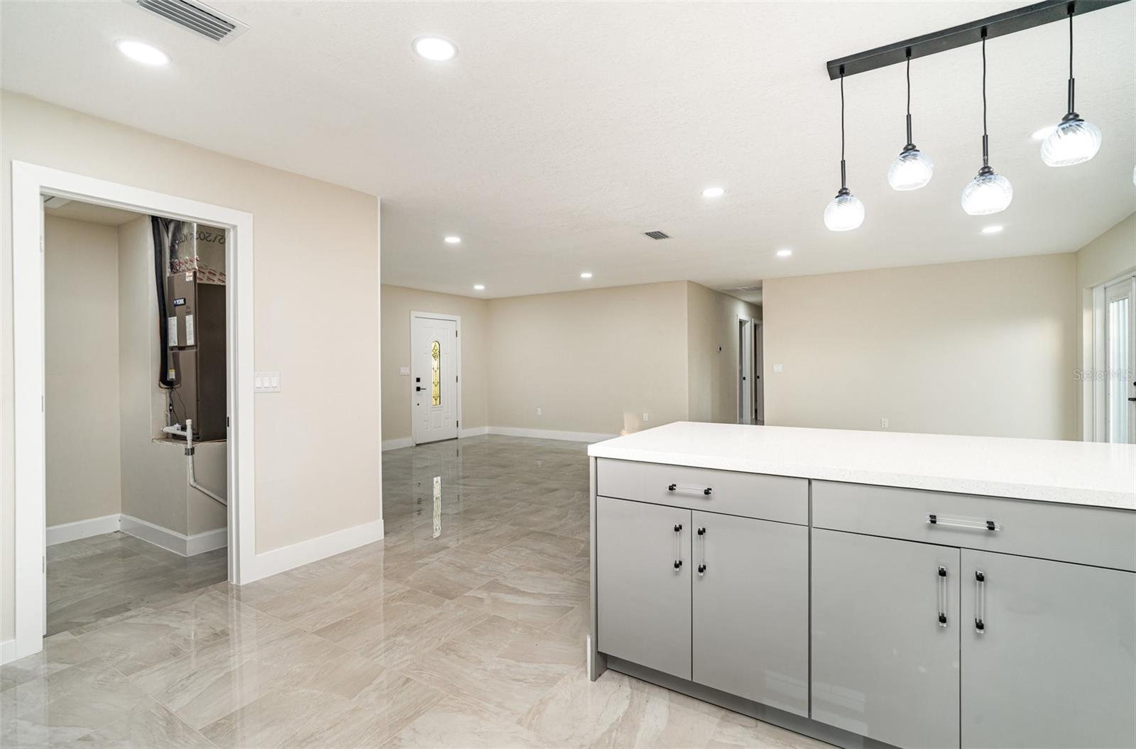 Image 16 of 33 For 4616 34th Avenue E