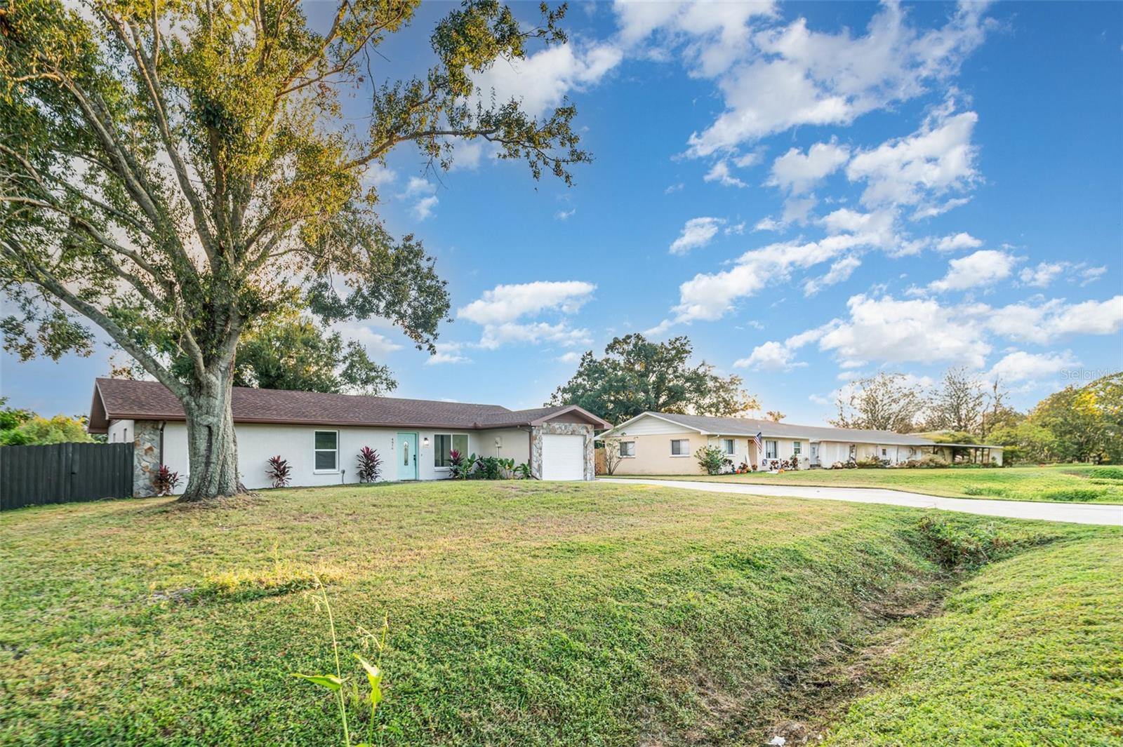 Image 3 of 33 For 4616 34th Avenue E