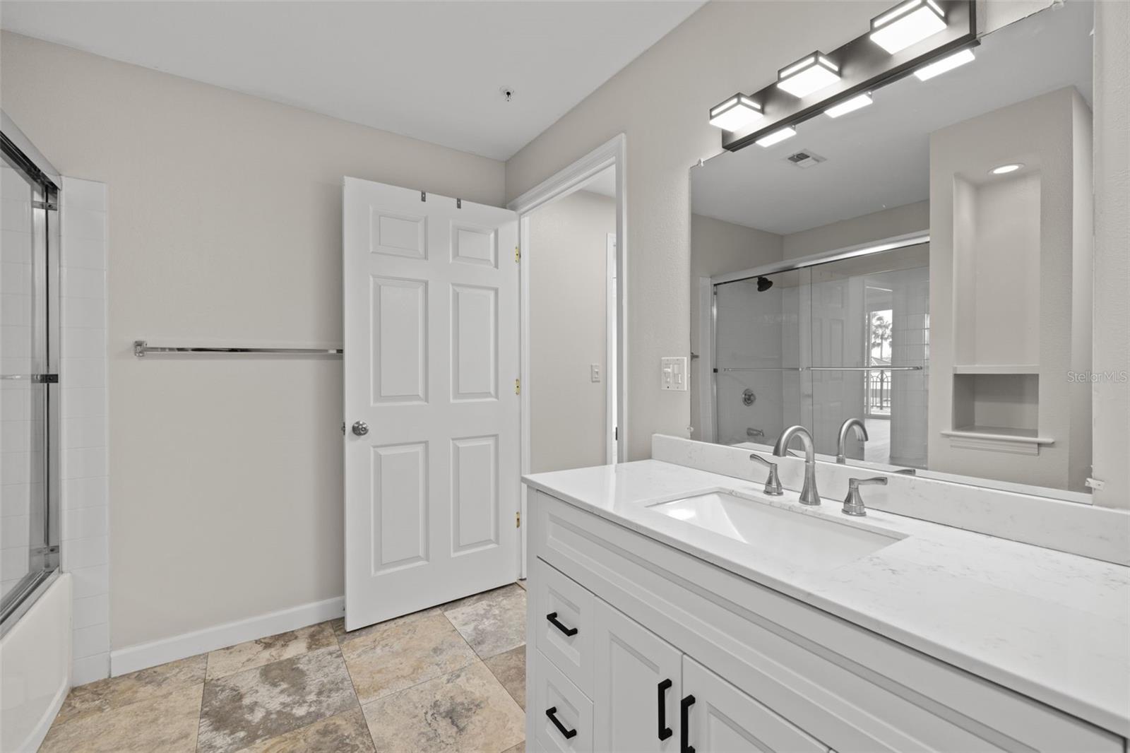 Image 18 of 39 For 345 Bayshore Boulevard 305