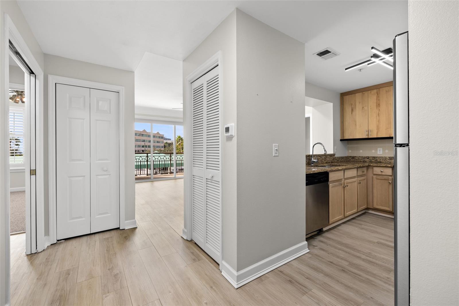 Image 4 of 39 For 345 Bayshore Boulevard 305