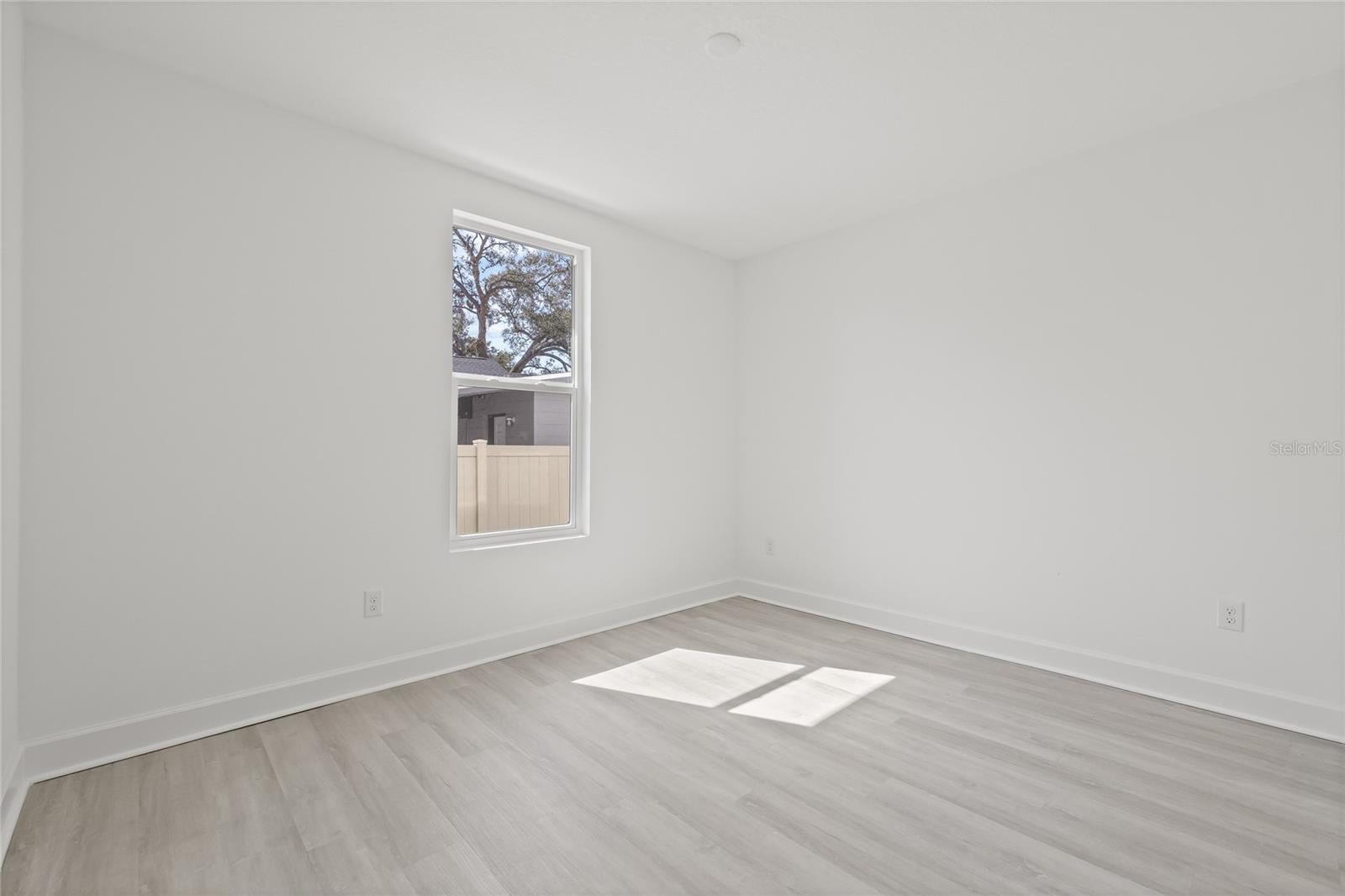 Image 10 of 37 For 305 15th Street N