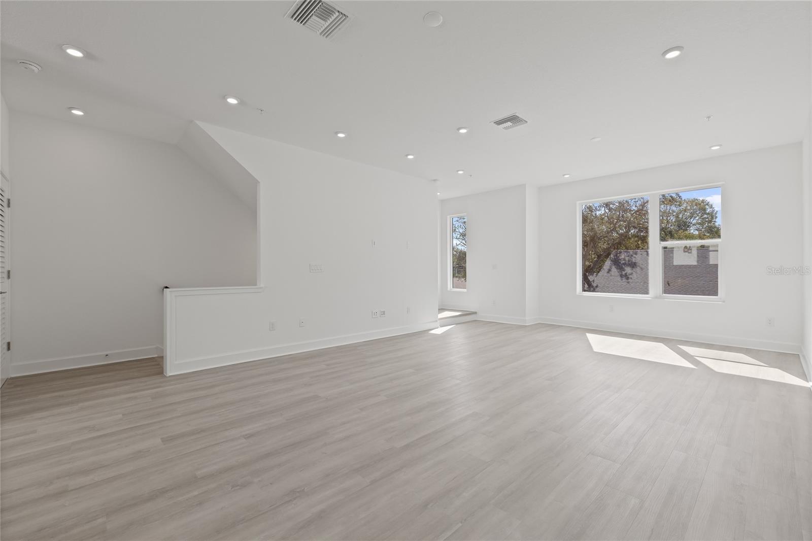 Image 19 of 37 For 305 15th Street N