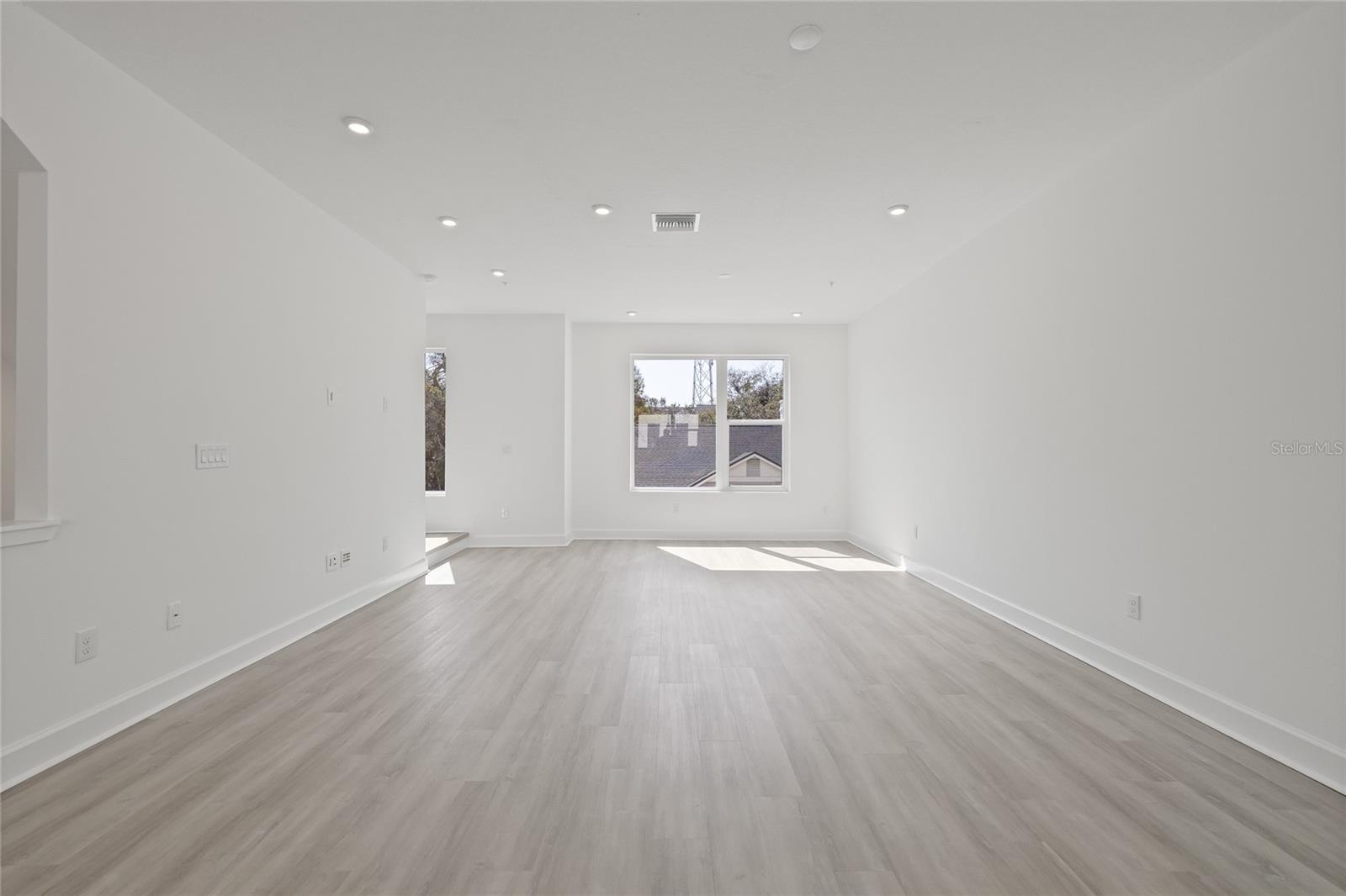 Image 20 of 37 For 305 15th Street N