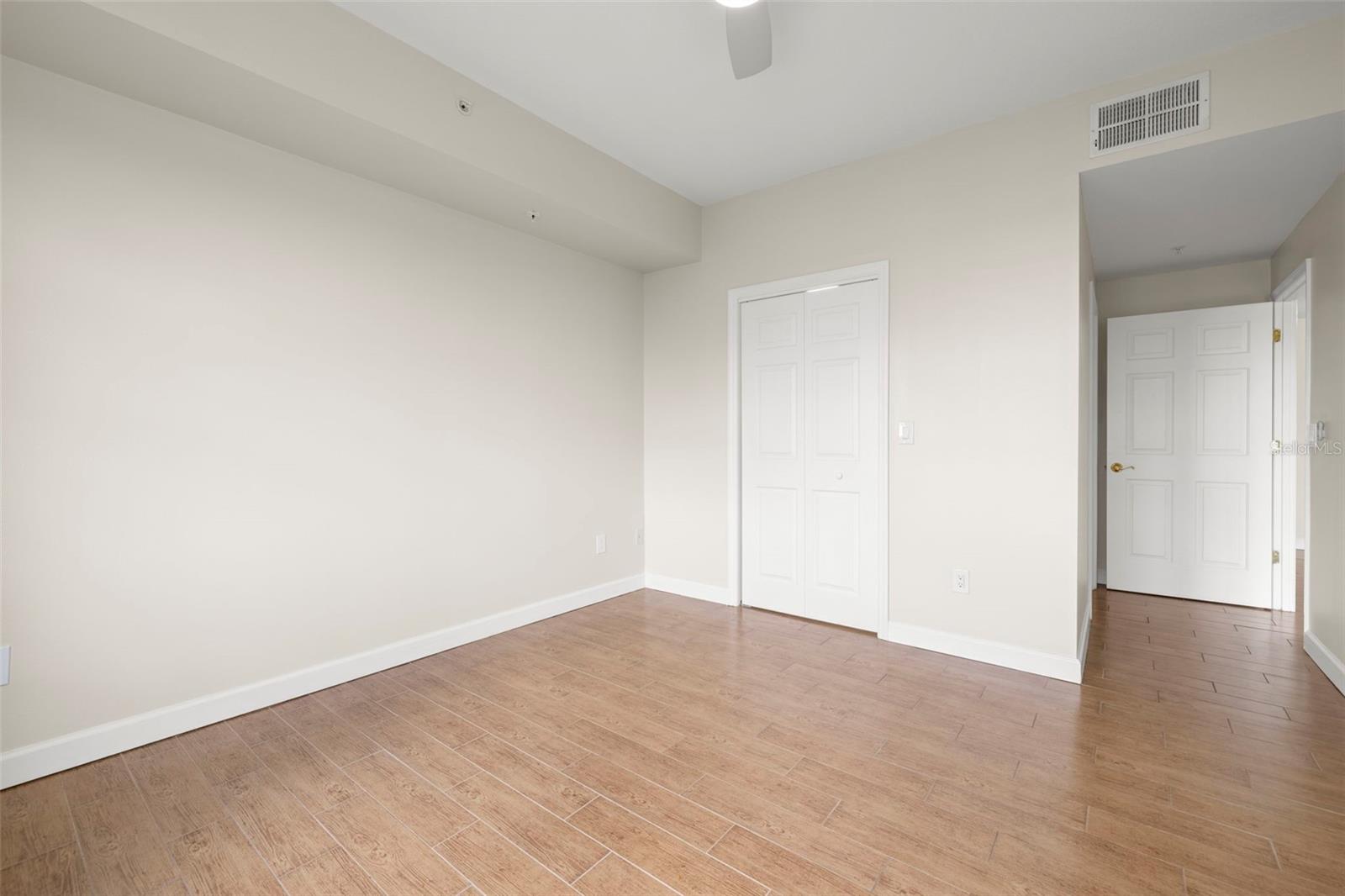 Image 17 of 40 For 345 Bayshore Boulevard 910