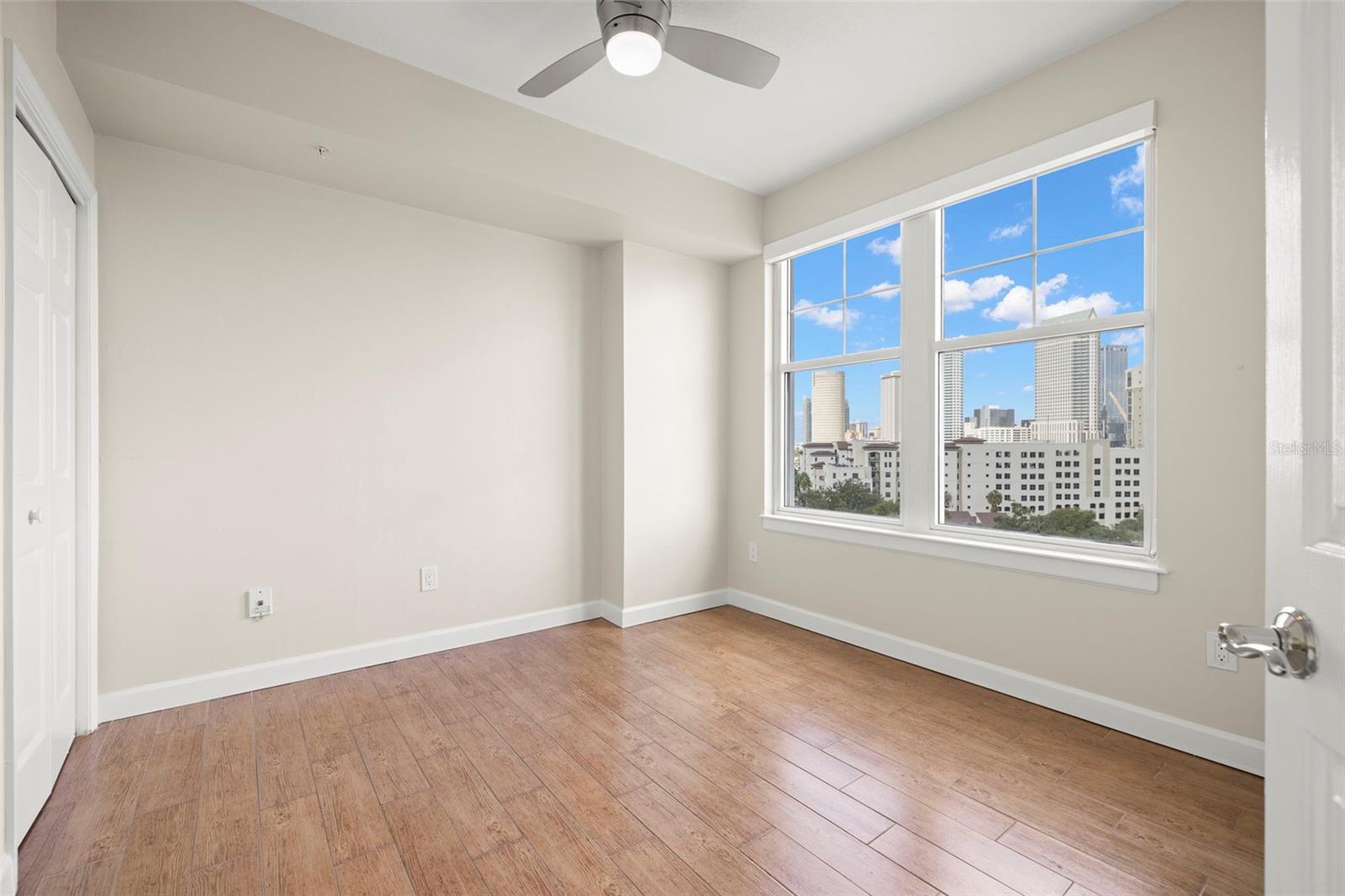 Image 25 of 40 For 345 Bayshore Boulevard 910