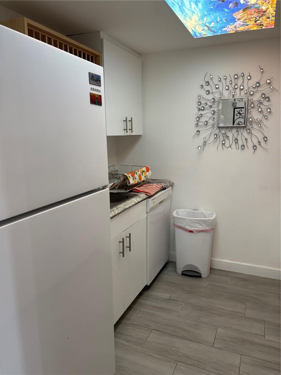 Image 7 of 18 For 12760 Indian Rocks Road 1102