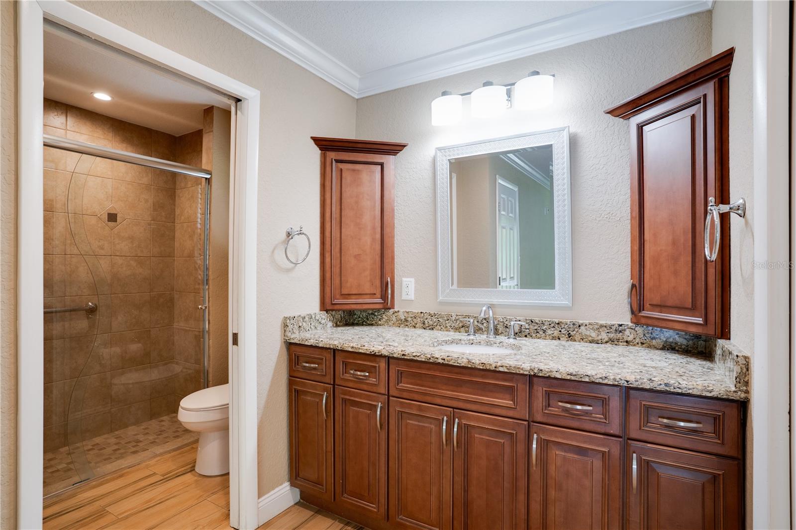 Image 23 of 50 For 8147 Larchwood Road