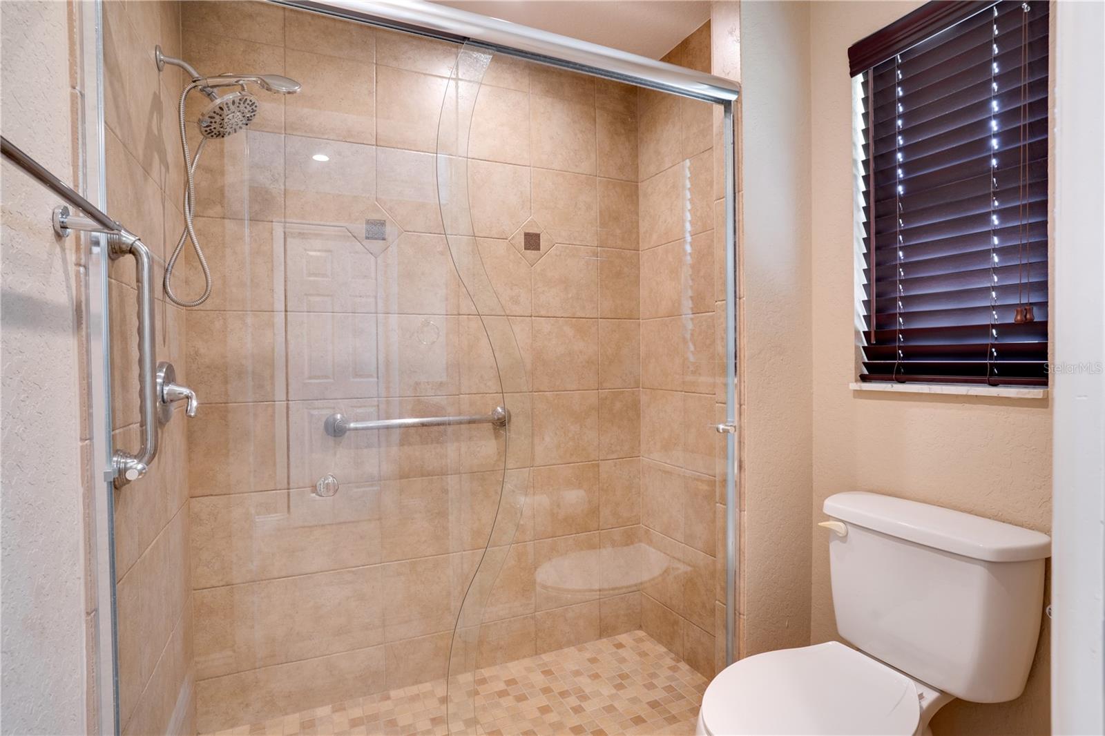 Image 24 of 50 For 8147 Larchwood Road