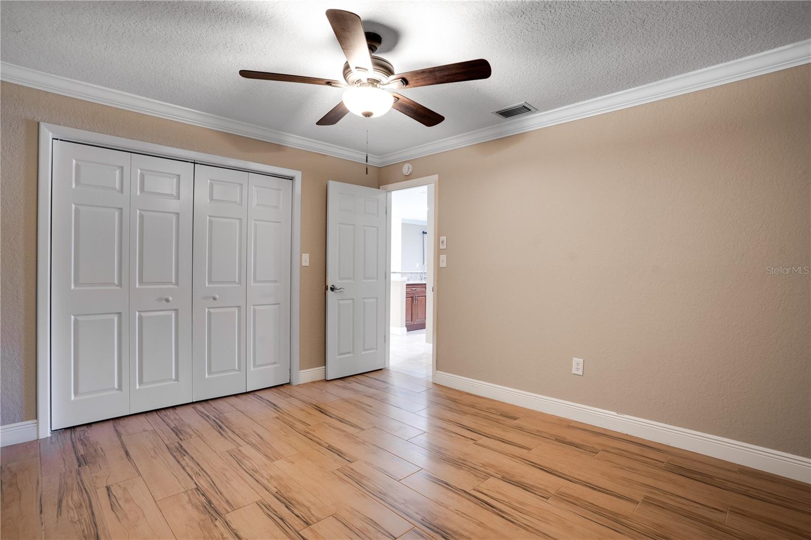 Image 27 of 50 For 8147 Larchwood Road