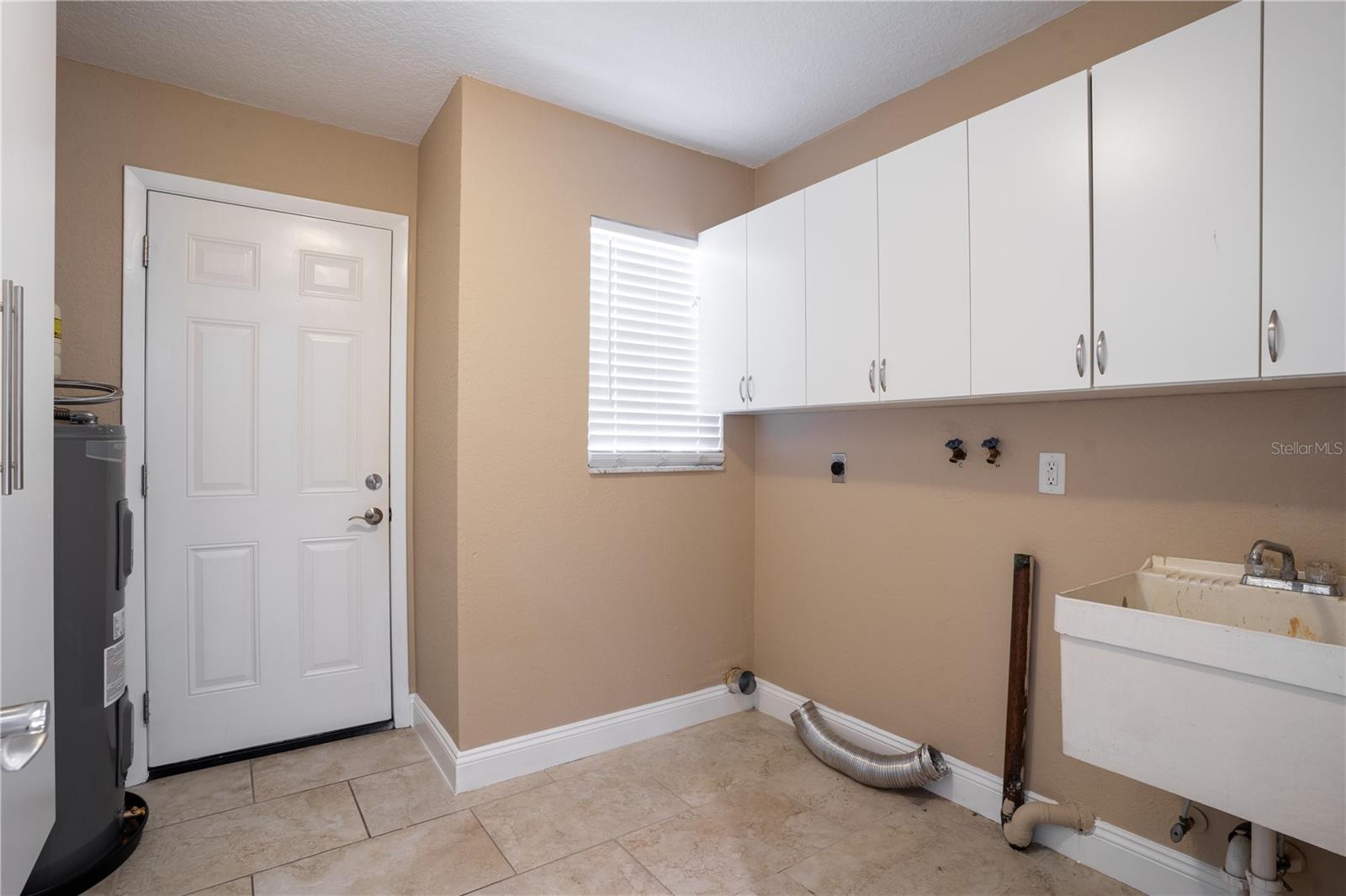 Image 33 of 50 For 8147 Larchwood Road