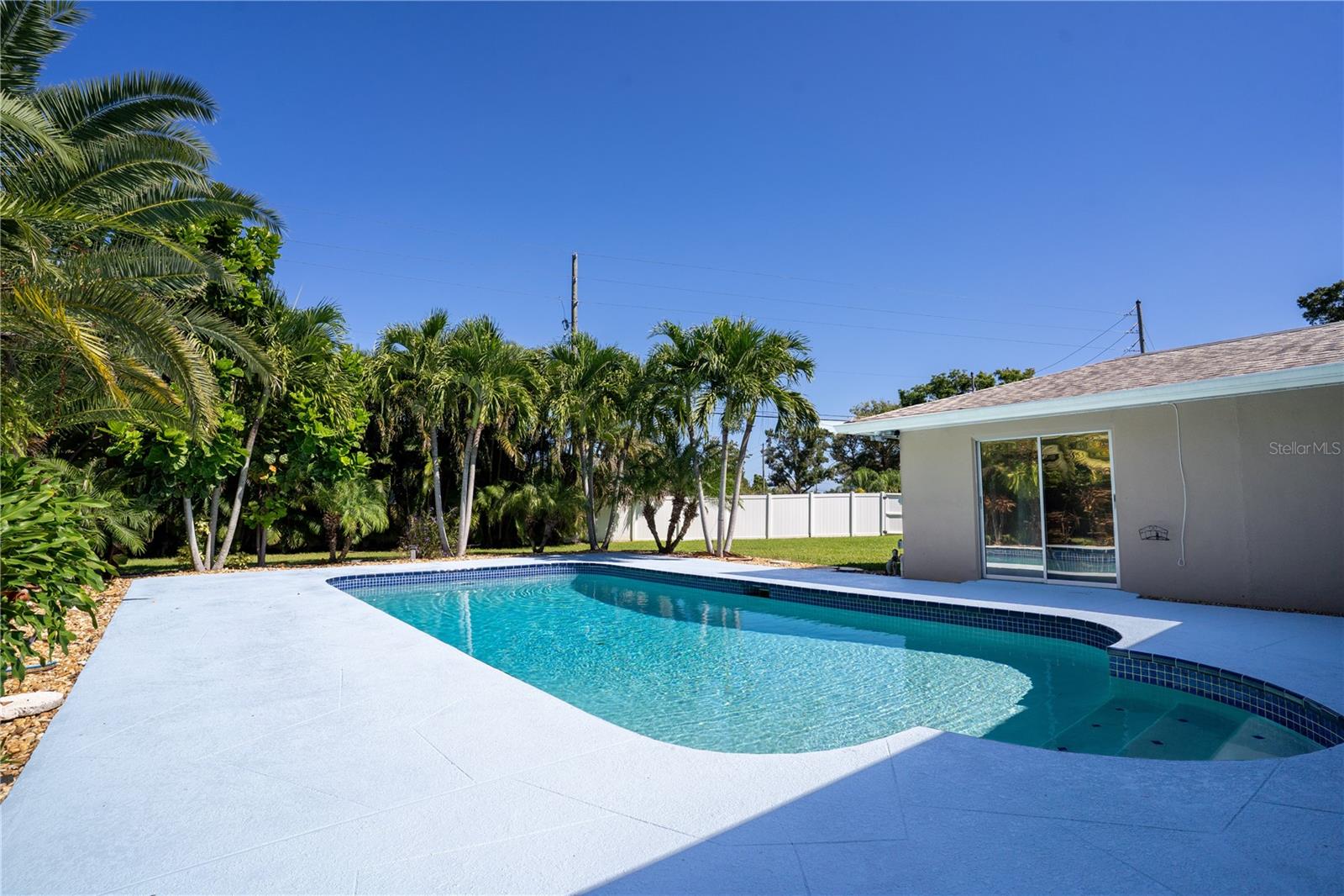 Image 38 of 50 For 8147 Larchwood Road