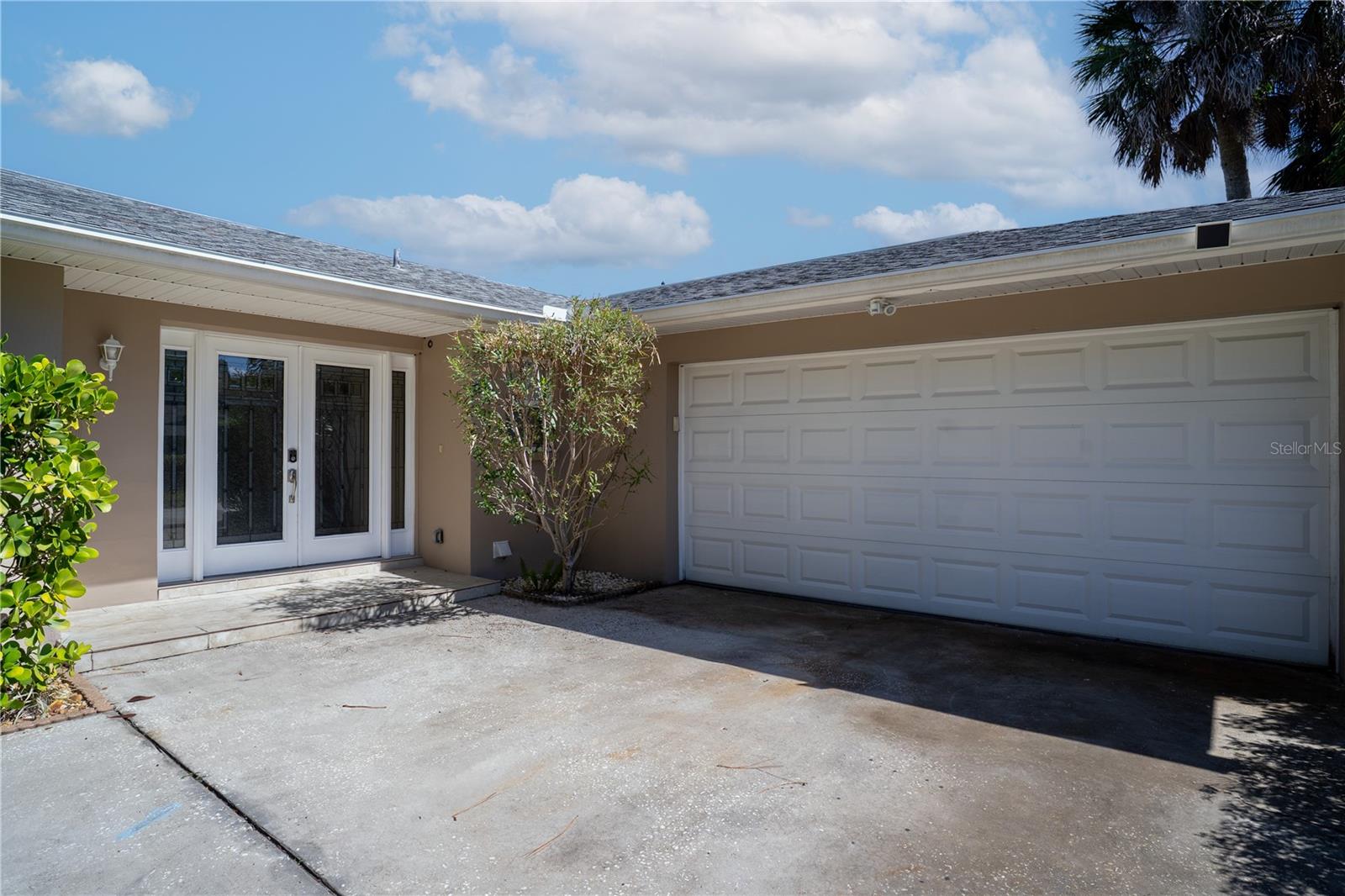 Image 4 of 50 For 8147 Larchwood Road