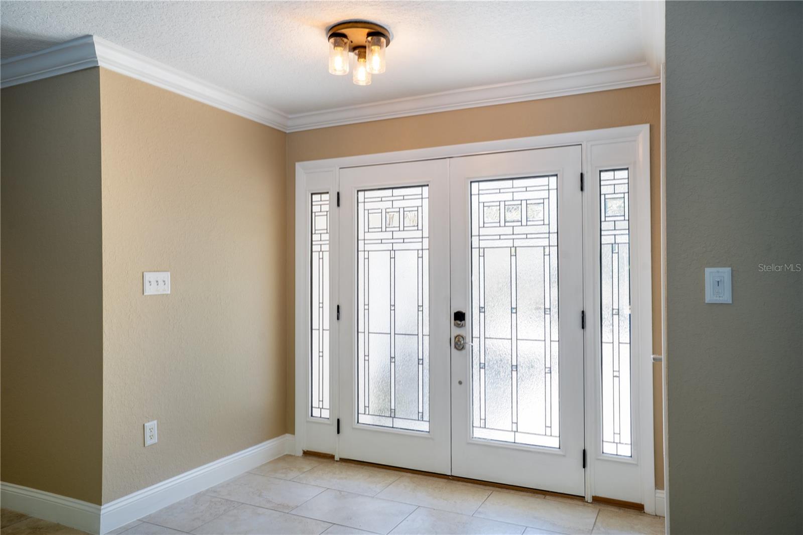 Image 5 of 50 For 8147 Larchwood Road