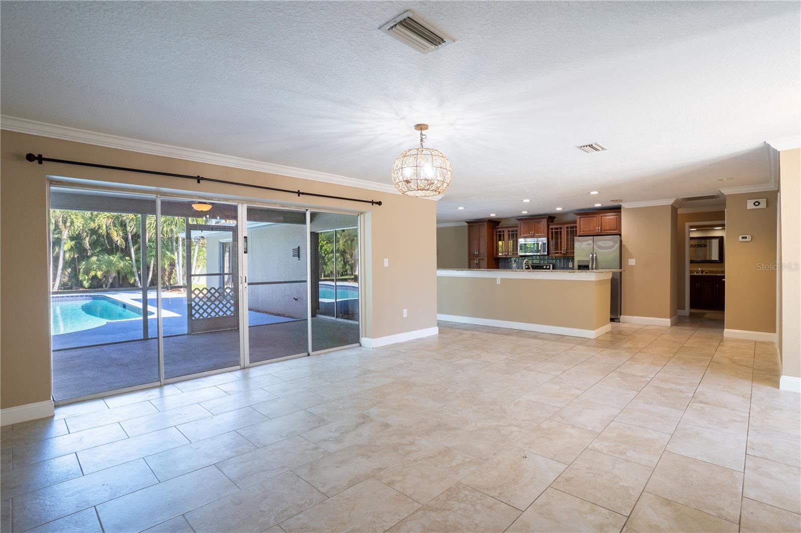 Image 6 of 50 For 8147 Larchwood Road