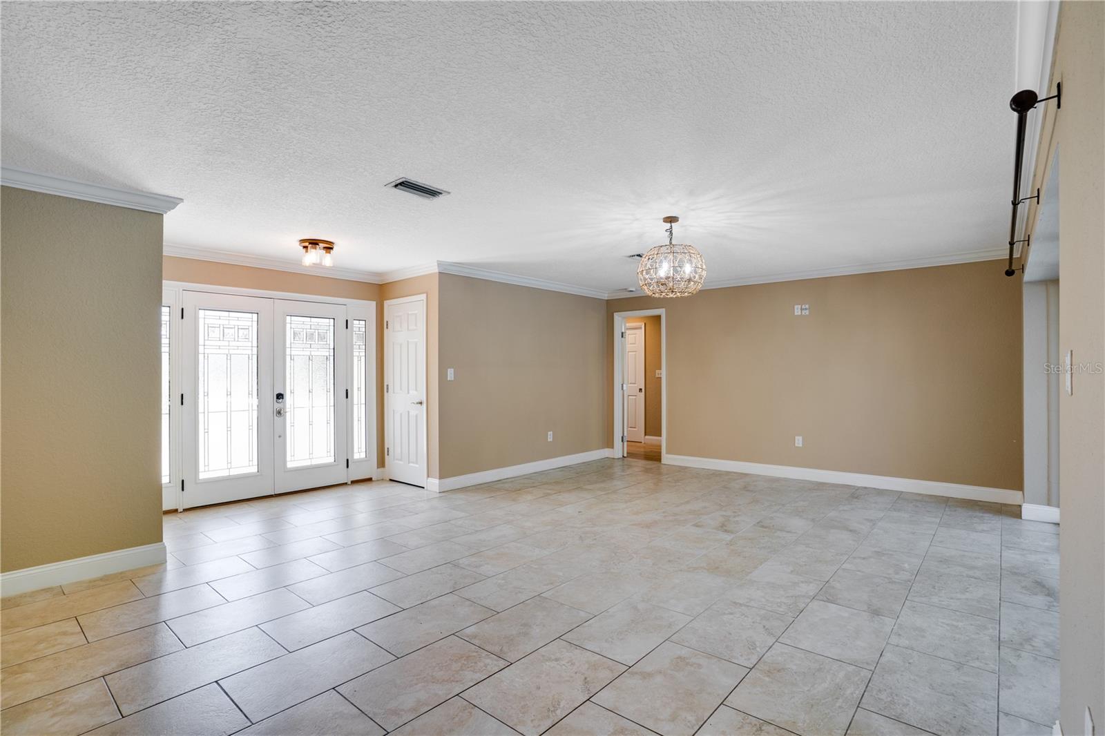 Image 8 of 50 For 8147 Larchwood Road