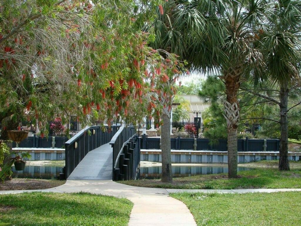 Image 26 of 47 For 500 Belcher Road S 211