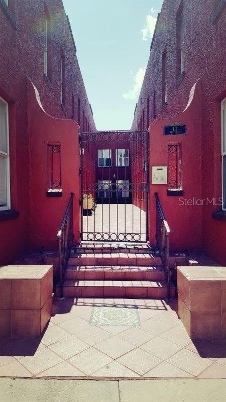 Listing photo id 0 for 111 Newport Avenue 15