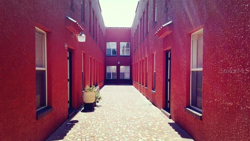 Listing photo id 1 for 111 Newport Avenue 15