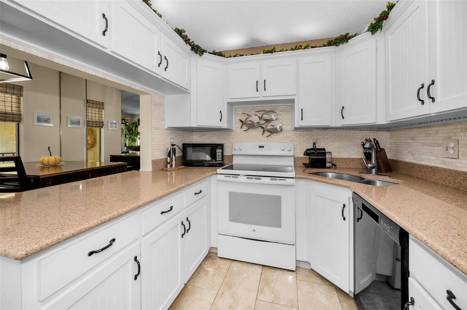 Image 17 of 76 For 1488 Pine Glen Lane B2