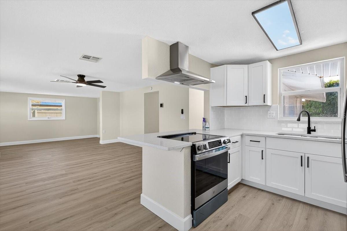 Image 11 of 29 For 420 Palm Creek Drive