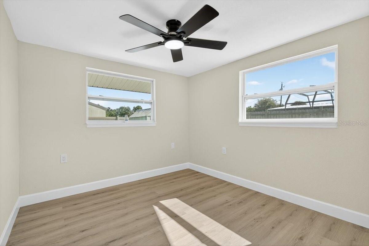 Image 18 of 29 For 420 Palm Creek Drive