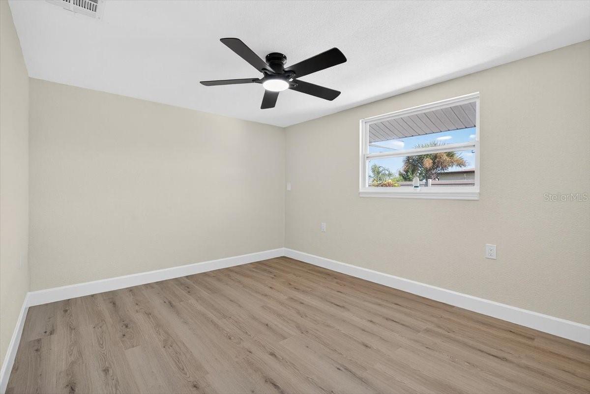 Image 20 of 29 For 420 Palm Creek Drive