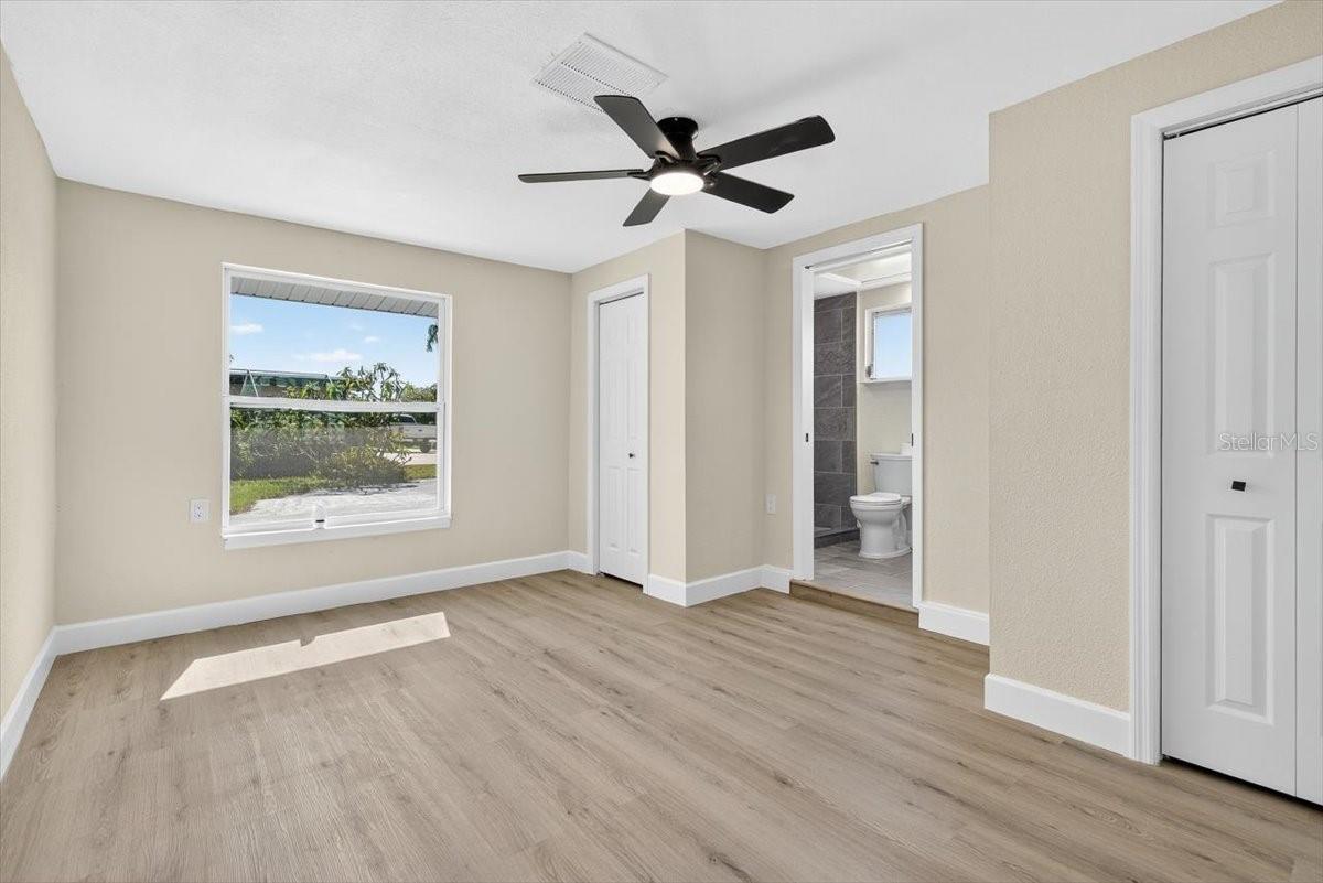 Image 22 of 29 For 420 Palm Creek Drive