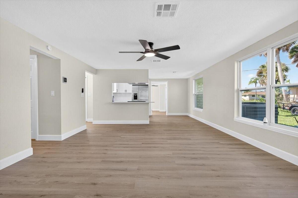 Image 6 of 29 For 420 Palm Creek Drive