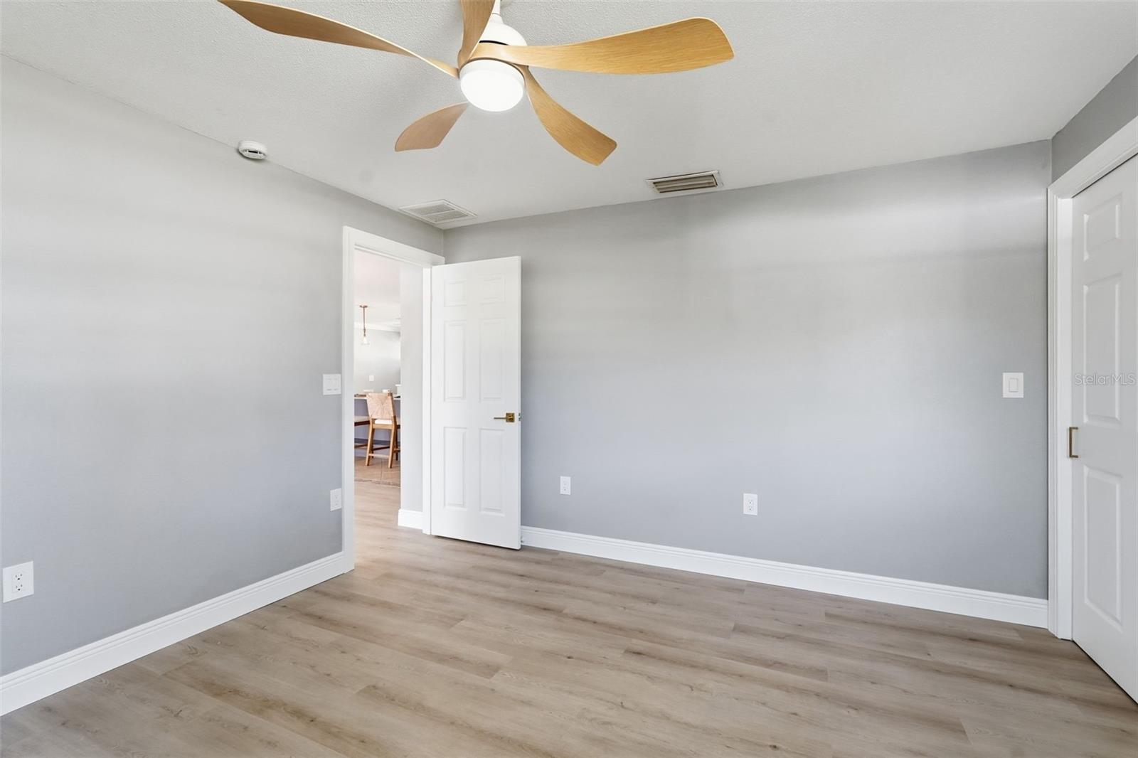 Image 23 of 32 For 101 Michigan Boulevard